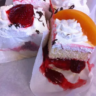 Pasteles 3 leches with real fruit filling!!! Soooo goooodd!!!!