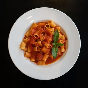 Homemade sauce made with crushed plumb tomatoes, Fresh Garlic, Basil and Certified EVOO