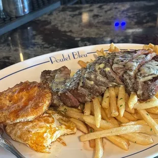Steak Frites w Over Hard Eggs