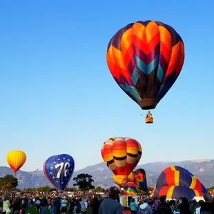 The mountains made such an excellent back-drop for Colorado Springs Labor Day Lift Off. Love it!!