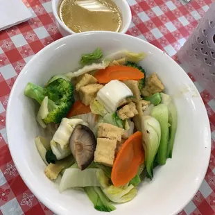 #55 vegetables with vermicelli and soup on side