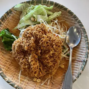 Papaya with crispy catfish