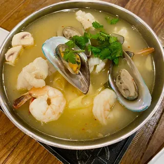 Pho Tak Spicy Seafood Soup
