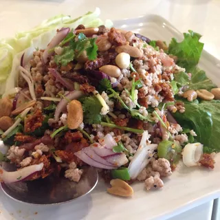 SL6. Nam-Khao-Tood Salad