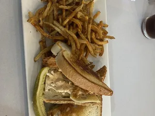 Mahi Mahis Island Grill