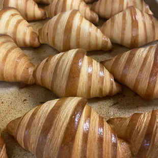 Regular croissant