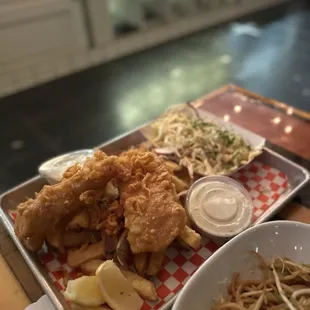 2 Pcs Fish &amp; Chips 2 L Tartare &amp; slaw - @rayz
