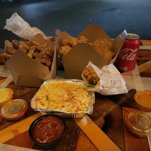 Macaroni and Cheese  JUMBO FRIED CHICKEN TENDER HAND CUT FRIES SPICY Chicken Nacho Taco TOMATO JAM