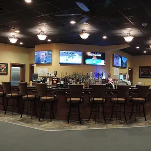 Bar w/ nice seating