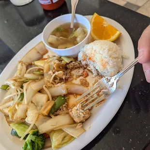 "lunch special" veggies with tofu.