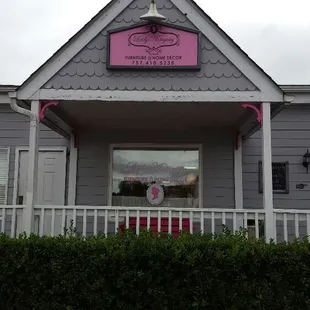 Here are some pictures of some items in my store ,this is,a paint swatch of Dixie Belle paint colors