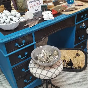 Awesome desk painted in Dixie Belle and espresso stain $220