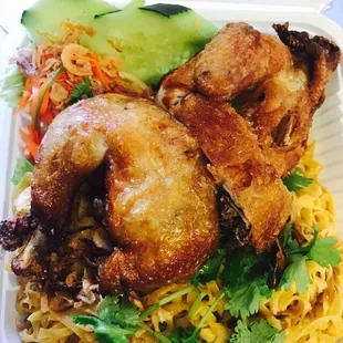 Flush the fat chicken with garlic noodles