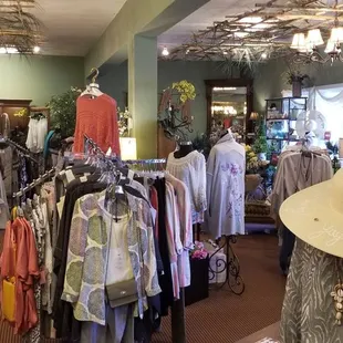 6/22/20 sounds The Murmaids abd the song Popsicles And Icicles play in the background...love it.