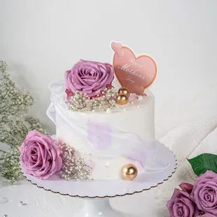 Mother&apos;s Day Cake