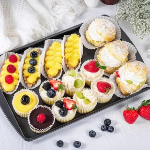 Cup cakes &amp; Puffs pastry