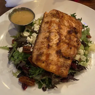 Grilled Salmon Salad