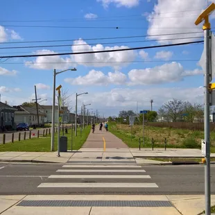 Greenway looking lakeside