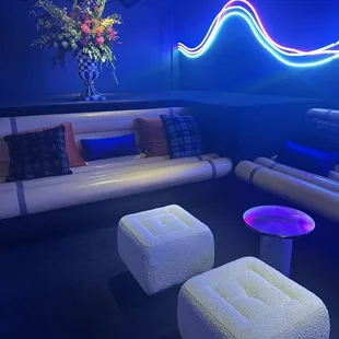 Mezzanine seating