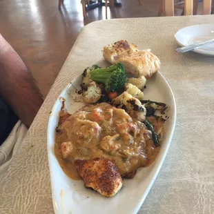 The étouffée was bland and tasted like flour.