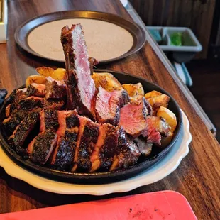 3 pound Bisteca with seasoned potatoes