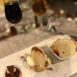 Assortment of desert, the middle one I remember is Tiramisu - delish!