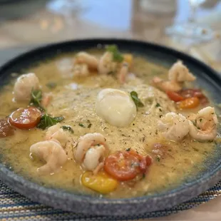 Prawns - truffle polenta w poached egg