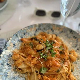 Seafood linguine