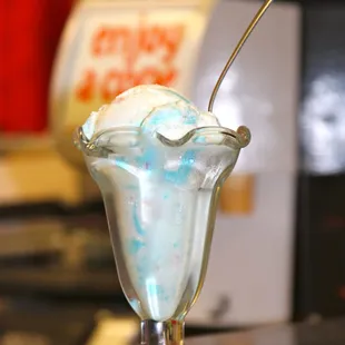 dessert, drink