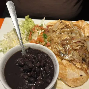 Pollo del Lago and black beans