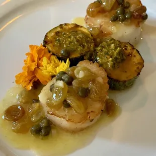 Seared jumbo scallops (appetizer)