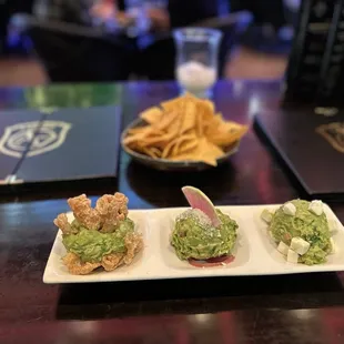 The Tres amigos guacamole