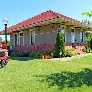 This 1914 gem houses the La Grange Railroad Museum.
