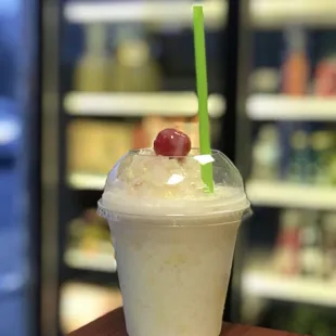 dessert, drink