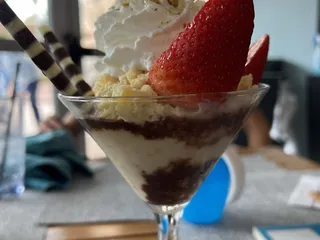 Harry's Poolside Bar & Grill