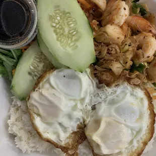 Spicy chicken and shrimp rice plate