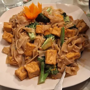 Pad Se'ew with Tofu. Yum!