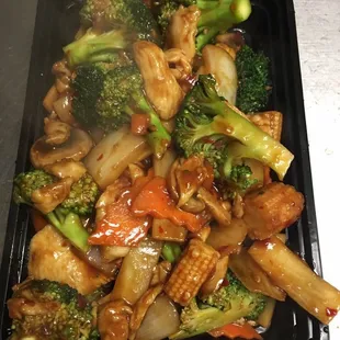 The best chicken broccoli ever, it not too oily or salty.  Just perfect like the way I like it.  This will be my must come for lunch place .