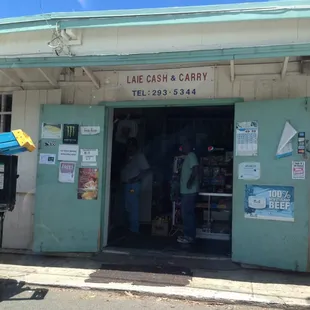 Entrance it's right behind hukilau cafe ~pie