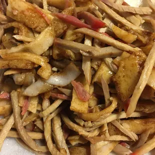 Char sui chow fun. I'm not a veggie fan so I'm sure it would look even better. Love chow fun noodles. Did take out. Nice staff