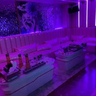 Pink room (medium size ?)