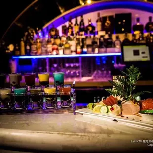 sushi and sashimi, interior