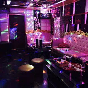 sushi and sashimi, interior