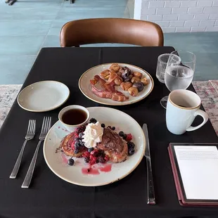 French Toast $15 on SATURDAY! This looked delicious, but was absolutely NOT THE SAME meal that was delivered on Sunday