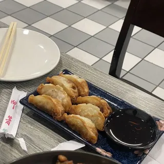 Deep Fried Potsticker (8pcs)