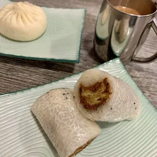 Set B Fried Potsticker(6)Rice BallDrink