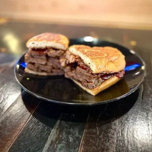 Smoked tri-tip sandwich.