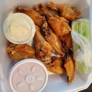 Chicken wings, extra crispy with sauce on the side. They fried them up perfectly.