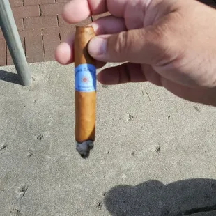 House blend with signature banding.
