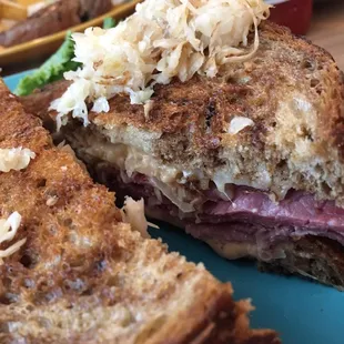 Picture didn't do justice, wish you could see how happy this Ruben made my taste buds!